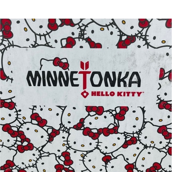 Minnetonka Hello Kitty Limited Edition Booties Black Suede Leather NWT SZ 6 Rare - Picture 5 of 6